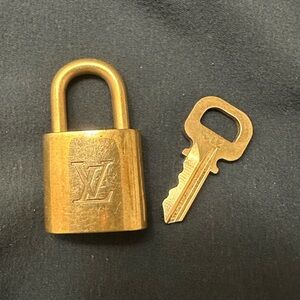 LV Lock and Key #302